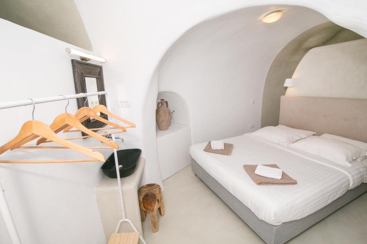 Opsis Cave House Apartment Oía Exterior photo